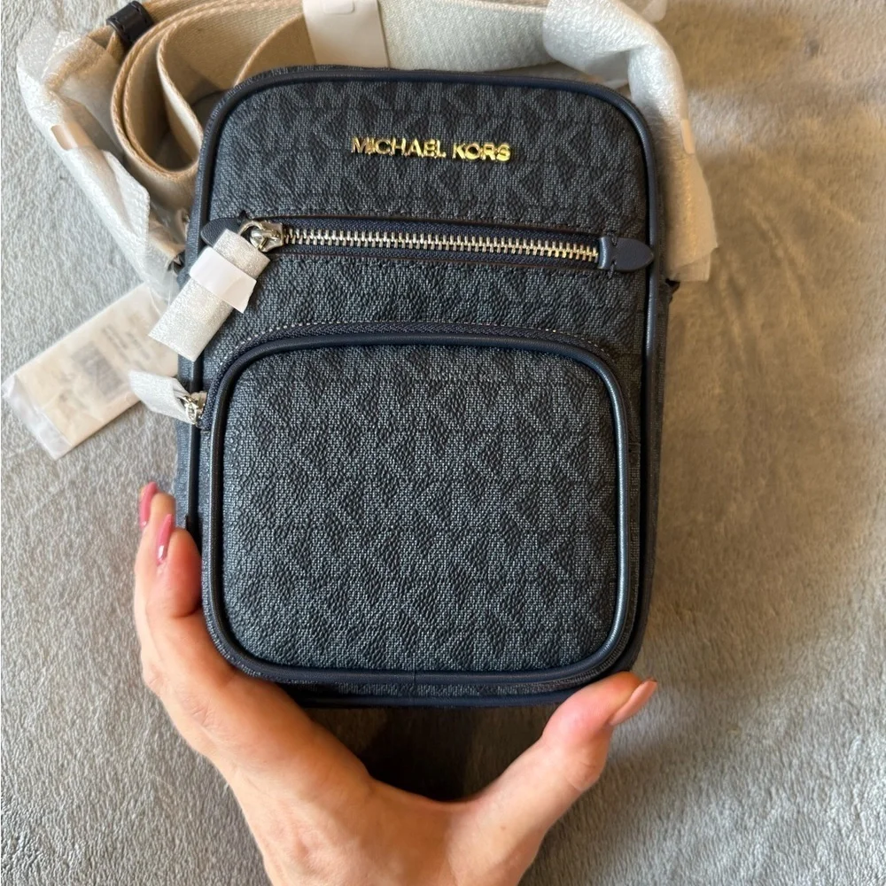 Michael Kors blue Messenger Bag with silver-Tone Hardware - Picture 7 of 7